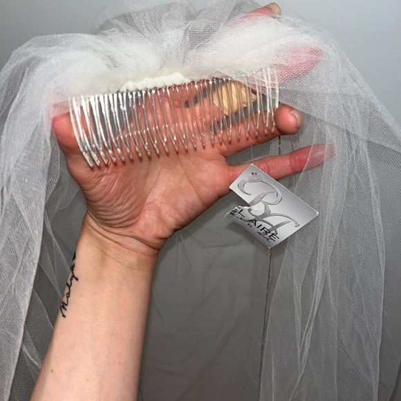 Cathedral-length Lace Veil from Belaire Bridal - Picture 3 of 5